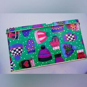 Tins with hat and mitten print